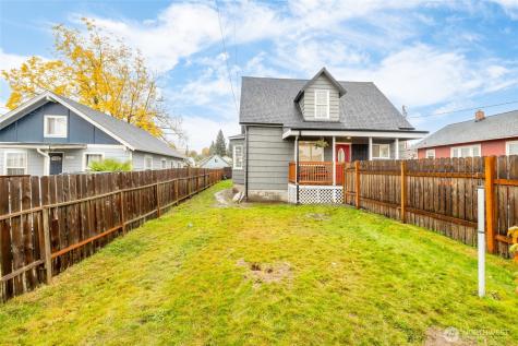 718 N 1st Street Mount Vernon WA 98273
