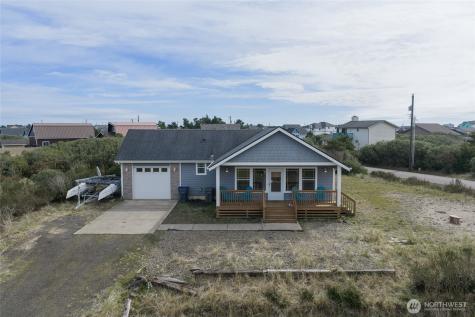 1225 Storm King Avenue SW Ocean Shores WA 98569