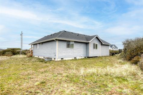 1225 Storm King Avenue SW Ocean Shores WA 98569