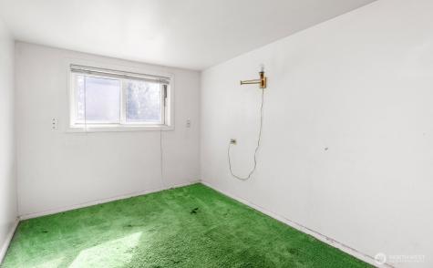 164 NE Ernst Oak Harbor WA 98277