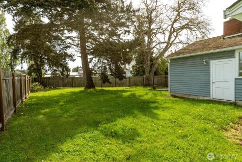 164 NE Ernst Oak Harbor WA 98277