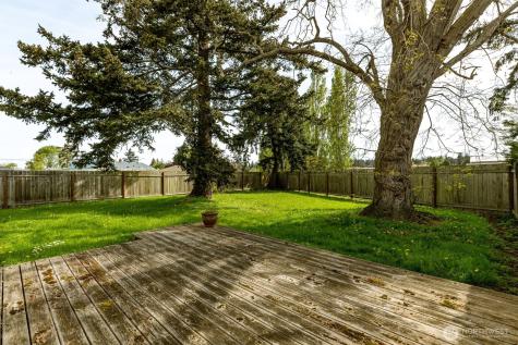 164 NE Ernst Oak Harbor WA 98277