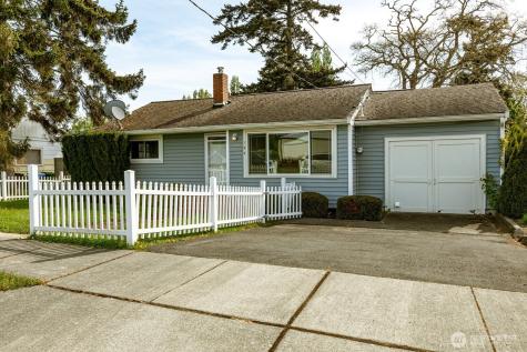 164 NE Ernst Oak Harbor WA 98277
