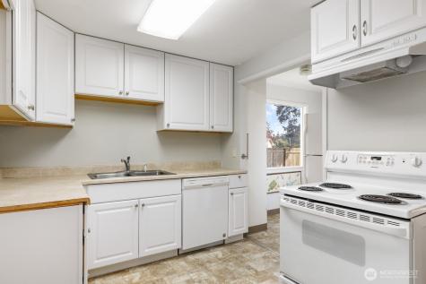 164 NE Ernst Oak Harbor WA 98277