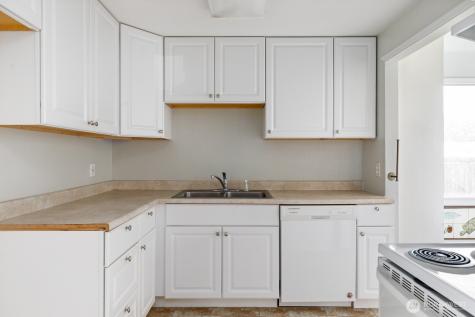 164 NE Ernst Oak Harbor WA 98277