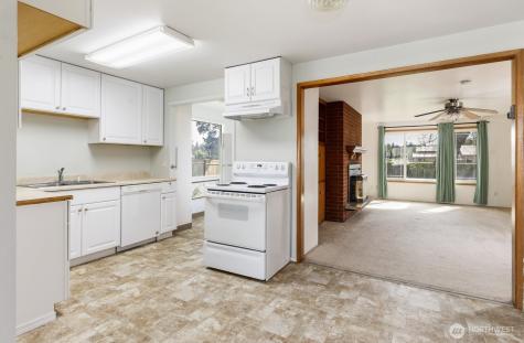 164 NE Ernst Oak Harbor WA 98277