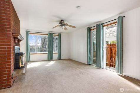 164 NE Ernst Oak Harbor WA 98277