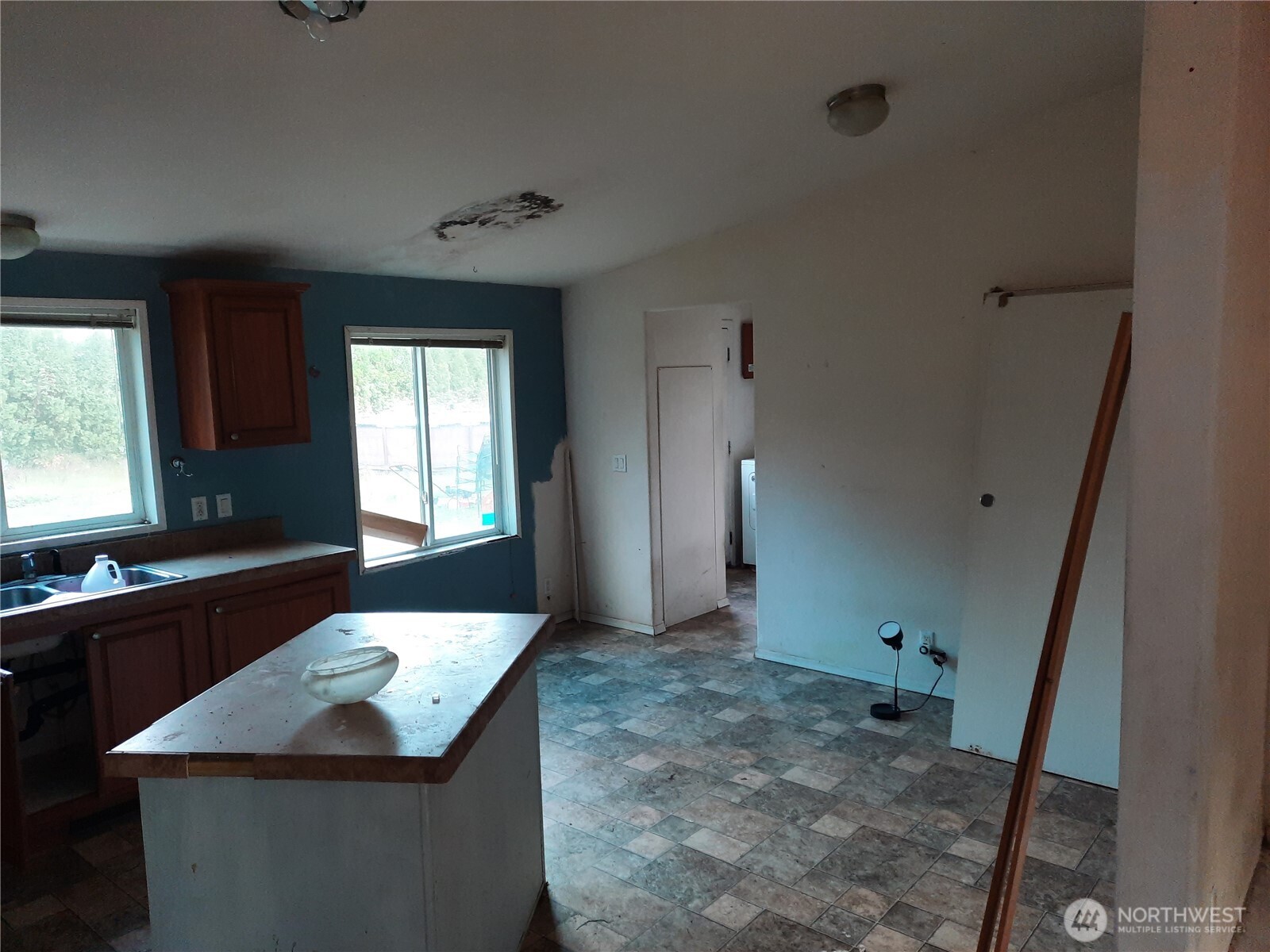 9202 Thunderbird Lane Concrete WA 98237