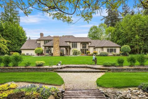 8407 255th Avenue NE Redmond WA 98053
