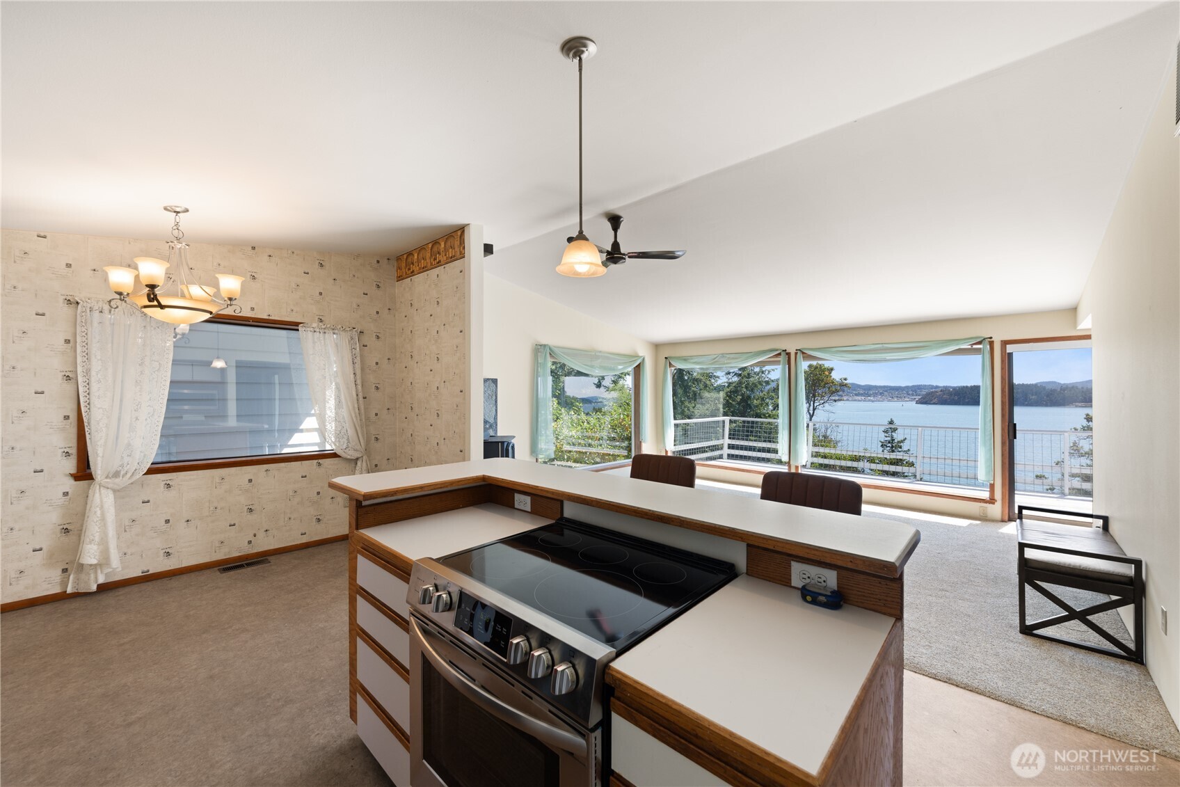 7541 Holiday Boulevard Anacortes WA 98221