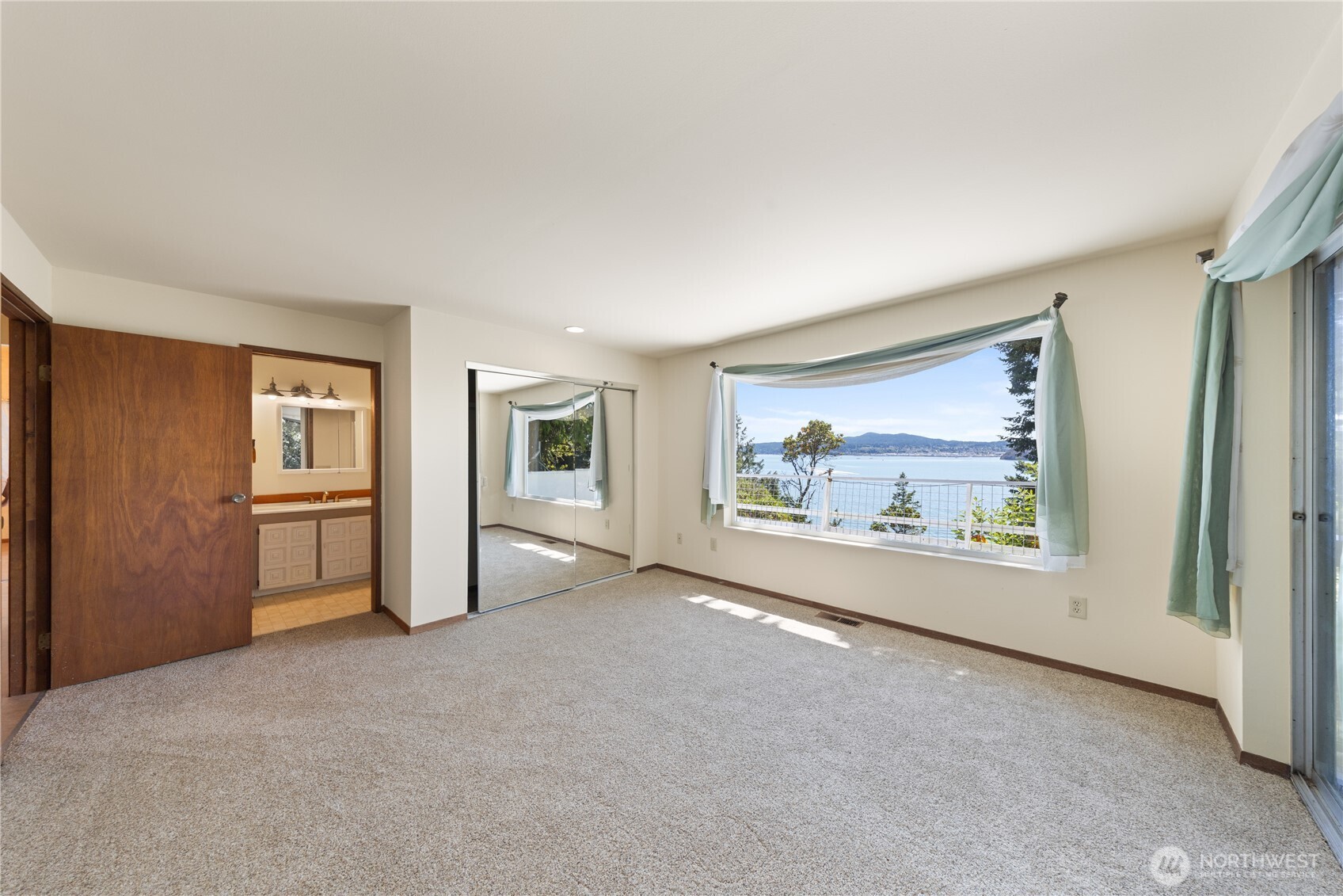 7541 Holiday Boulevard Anacortes WA 98221