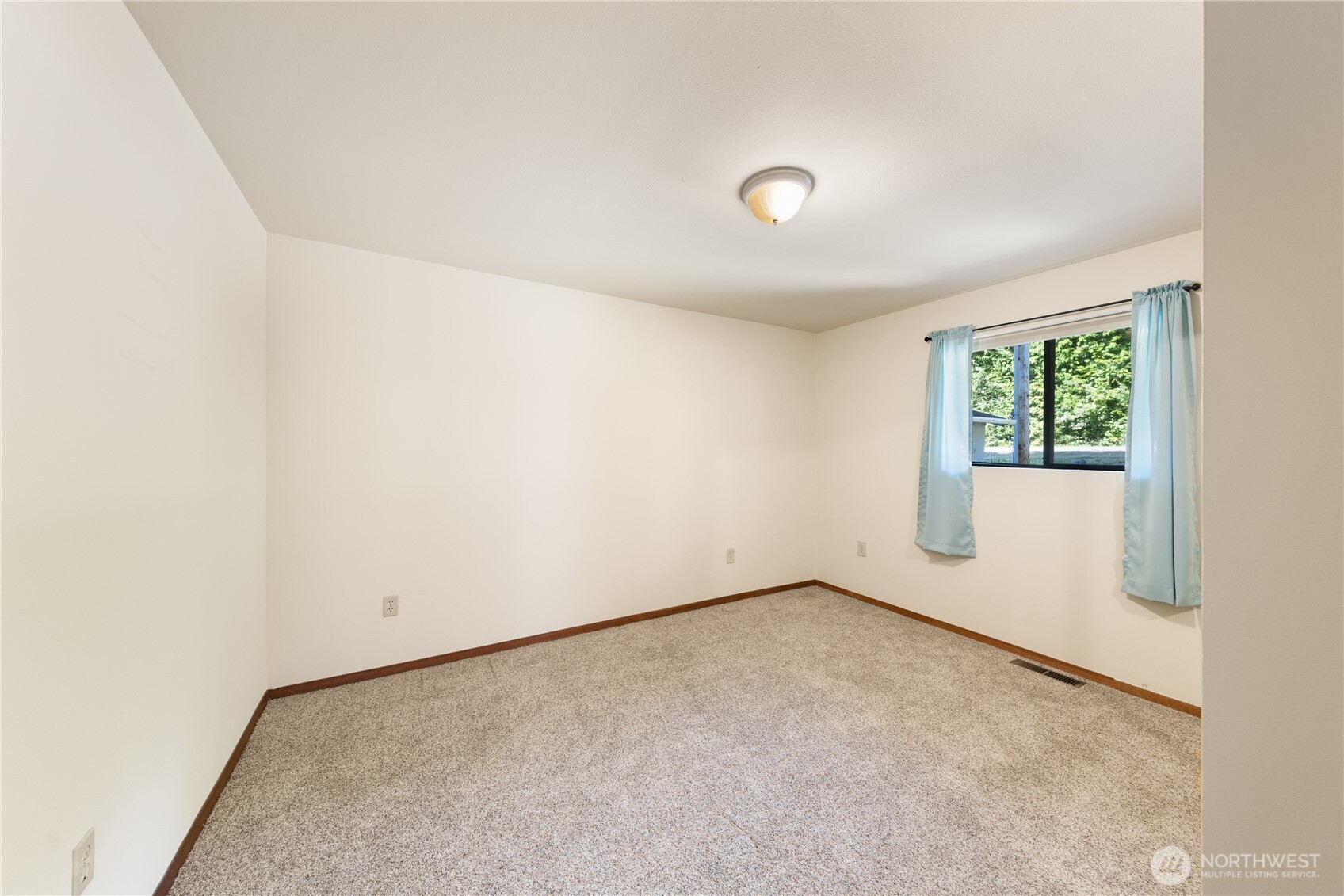 7541 Holiday Boulevard Anacortes WA 98221