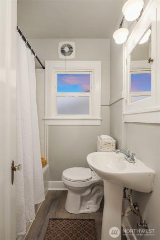 2002 State Street Everett WA 98201