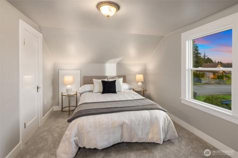 2002 State Street Everett WA 98201