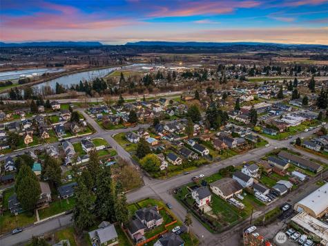 2002 State Street Everett WA 98201