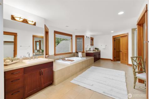 6465 Haley Loop NE Bainbridge Island WA 98110