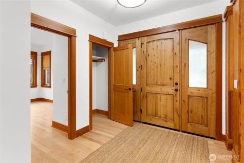 6465 Haley Loop NE Bainbridge Island WA 98110