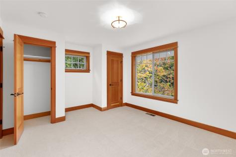 6465 Haley Loop NE Bainbridge Island WA 98110