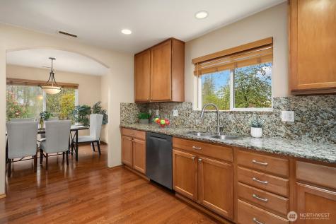 2016 250th Place SE Sammamish WA 98075