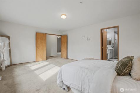 2261 Wallace Loop Dupont WA 98327