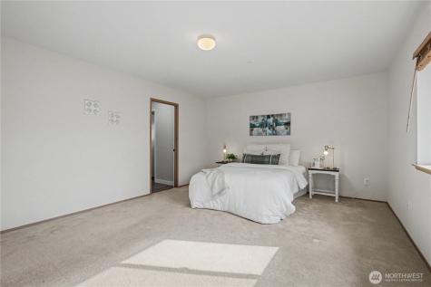 2261 Wallace Loop Dupont WA 98327