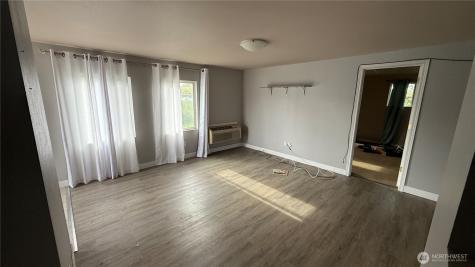 47 SE 10th Street College Place WA 99324