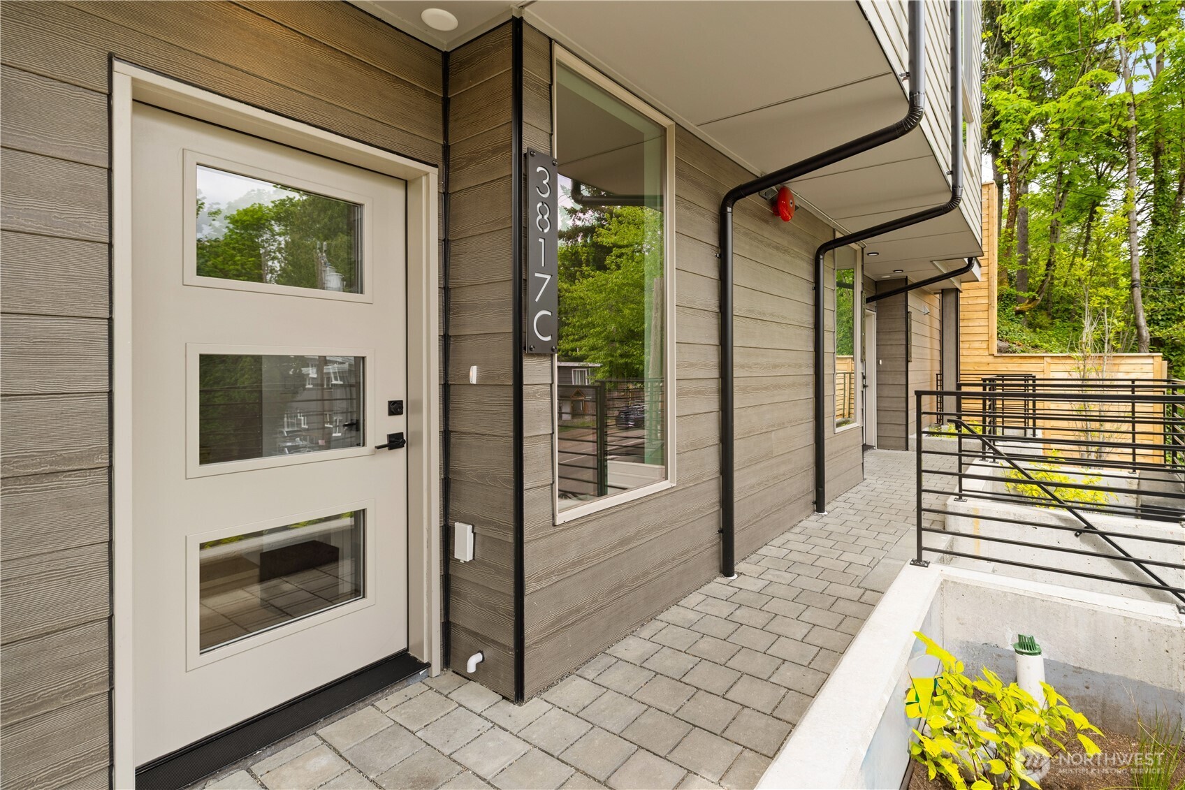 3817 Fremont Avenue N Seattle WA 98103