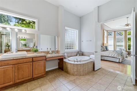 12521 237th Way NE Redmond WA 98053