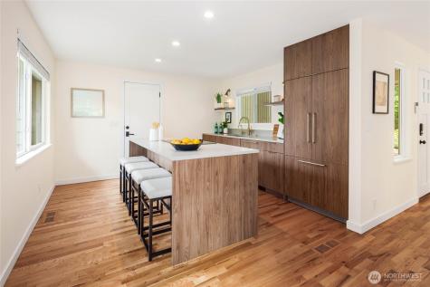 7047 NE 138th Street Kirkland WA 98034