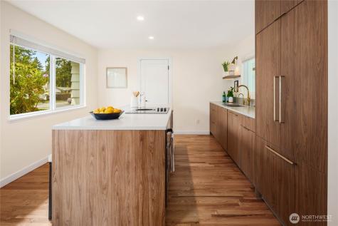 7047 NE 138th Street Kirkland WA 98034