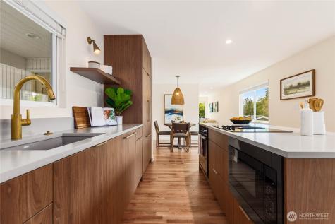 7047 NE 138th Street Kirkland WA 98034