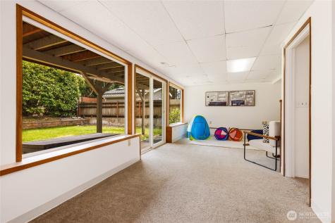 7047 NE 138th Street Kirkland WA 98034