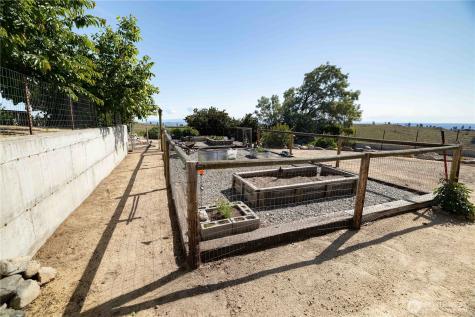 24 Cielo Circle Brewster WA 98812