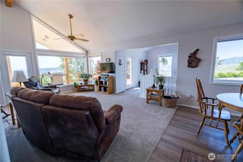 24 Cielo Circle Brewster WA 98812
