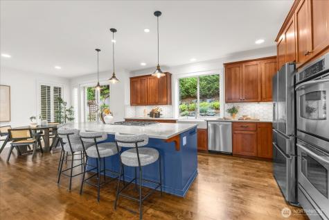 423 Sky Country Way NW Issaquah WA 98027