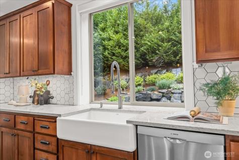 423 Sky Country Way NW Issaquah WA 98027