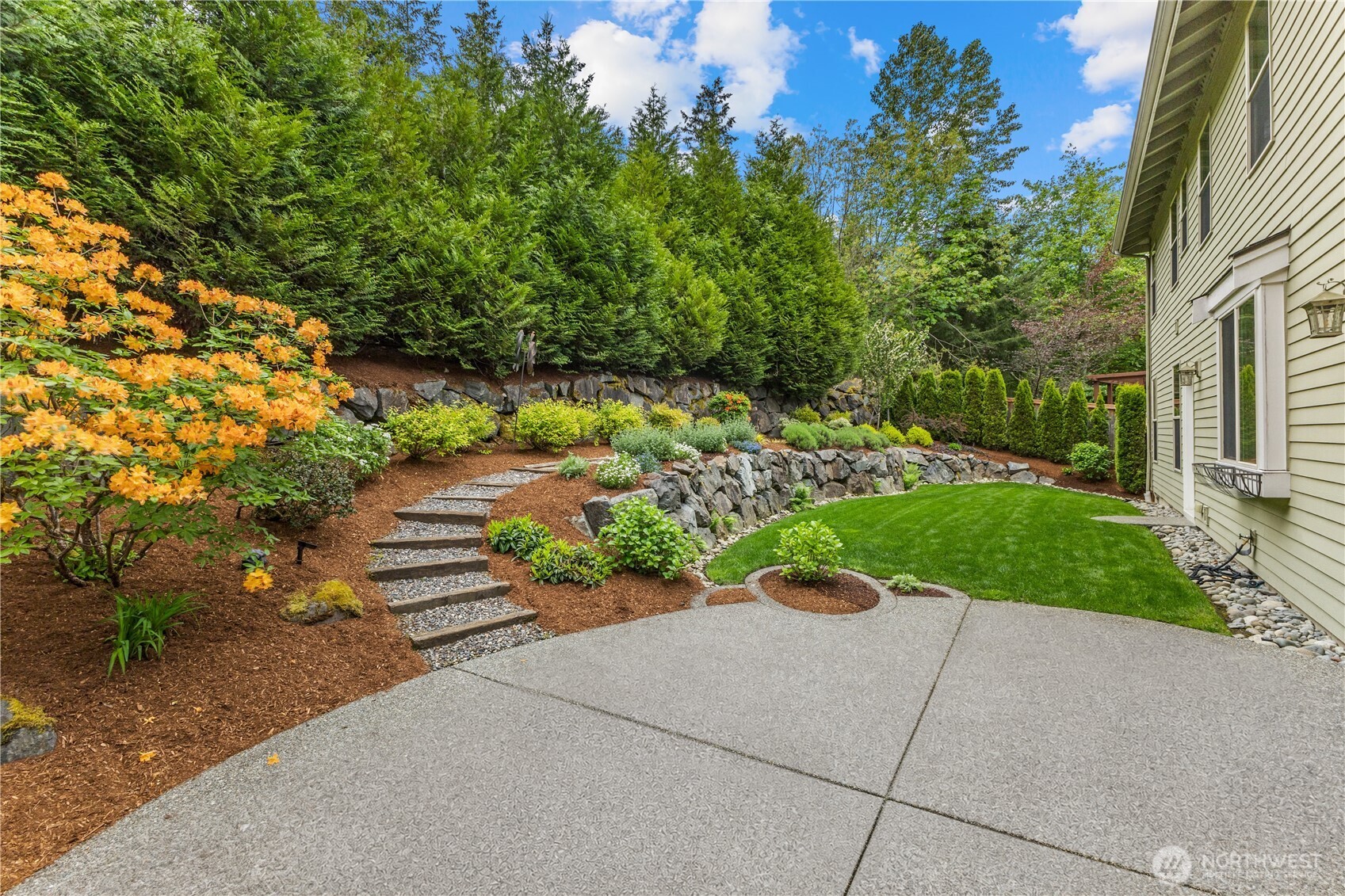 423 Sky Country Way NW Issaquah WA 98027