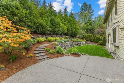 423 Sky Country Way NW Issaquah WA 98027