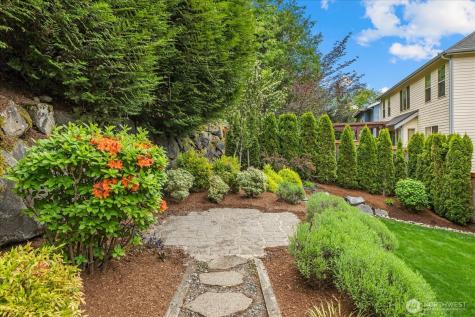 423 Sky Country Way NW Issaquah WA 98027