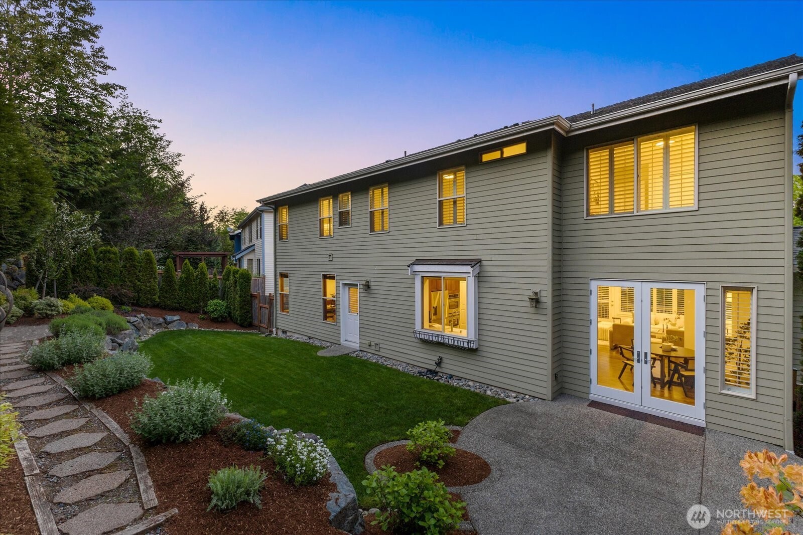 423 Sky Country Way NW Issaquah WA 98027