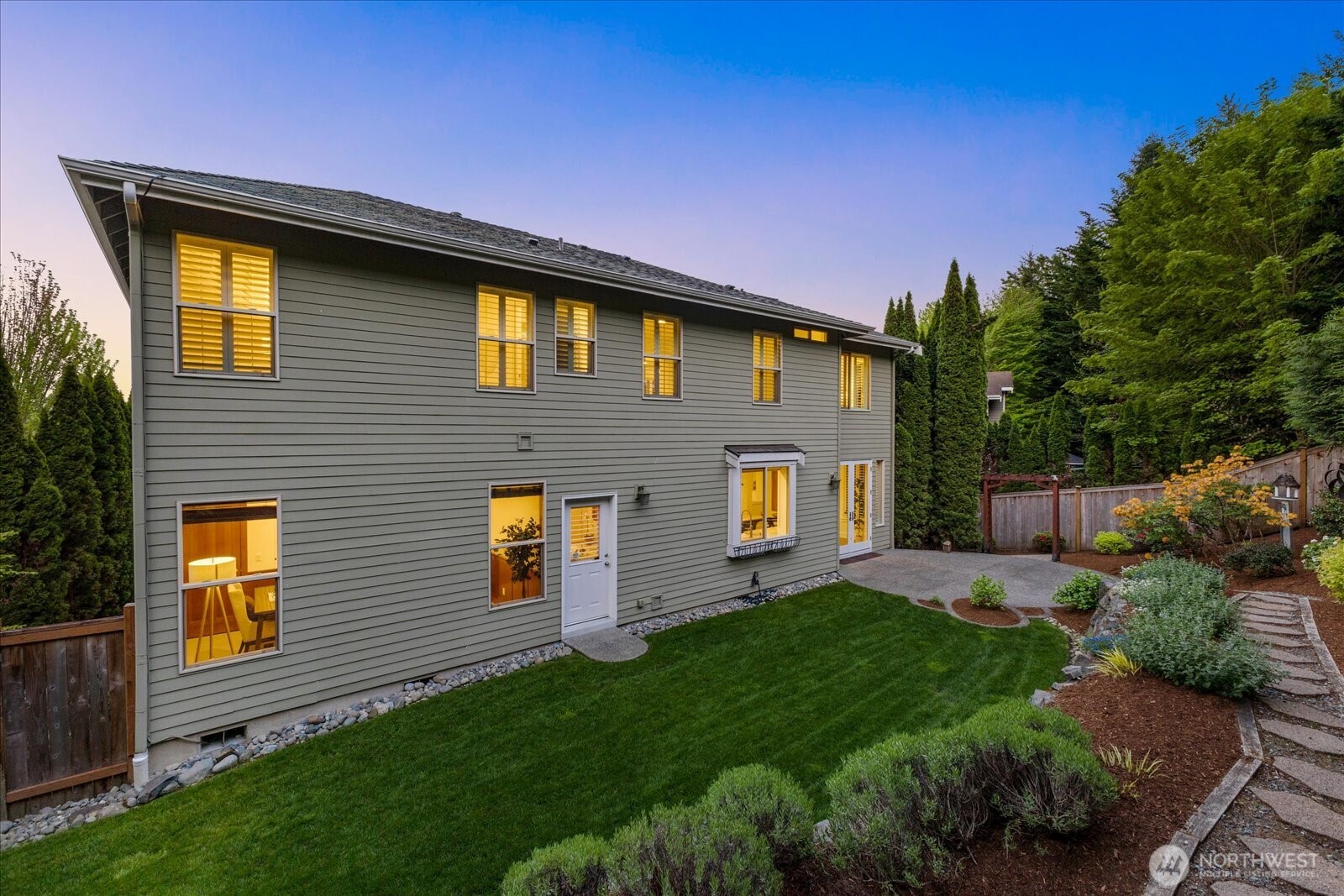 423 Sky Country Way NW Issaquah WA 98027