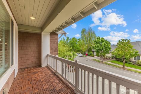 423 Sky Country Way NW Issaquah WA 98027