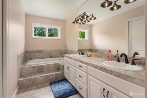 21315 SE 11th Street Sammamish WA 98075