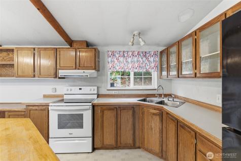 101 N Duckabush Drive N Hoodsport WA 98548