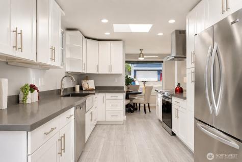 1832 Camas Avenue NE Renton WA 98056
