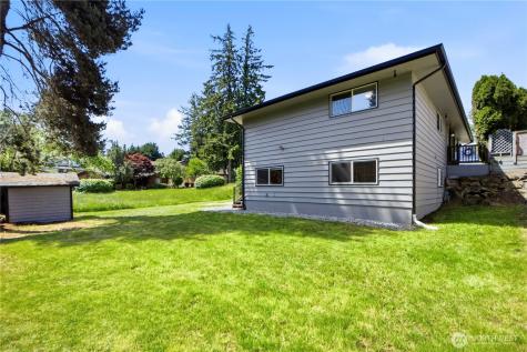 1832 Camas Avenue NE Renton WA 98056