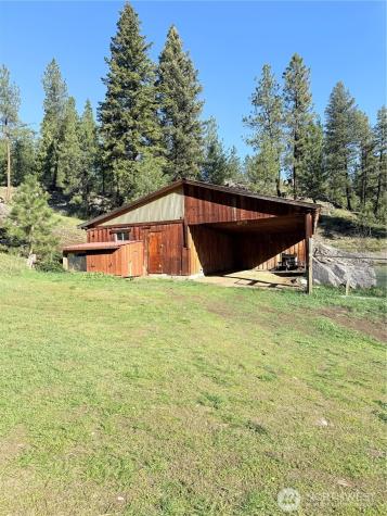 1092 Aeneas Valley Road Tonasket WA 98855
