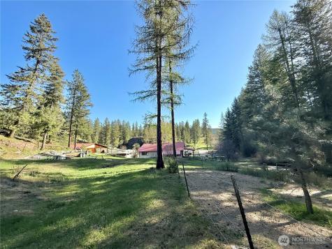 1092 Aeneas Valley Road Tonasket WA 98855