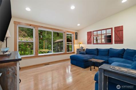 20623 Mainland View Place NE Suquamish WA 98392