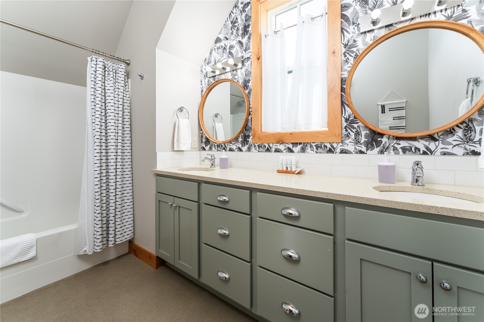 529 Porcupine Lane Chelan WA 98816